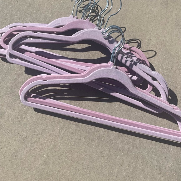 Velvet Covered Hangers, 18 Light Pink - Picture 3 of 3